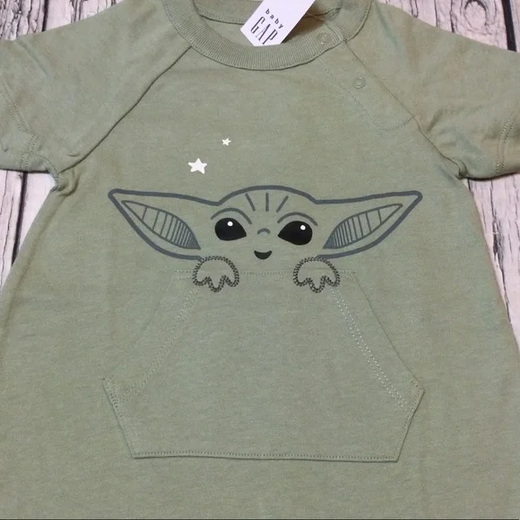 Baby Gap Boys 3 6 12 18 24 Months Baby Yoda Star Wars Shorts Romper. NWT - Picture 2 of 5
